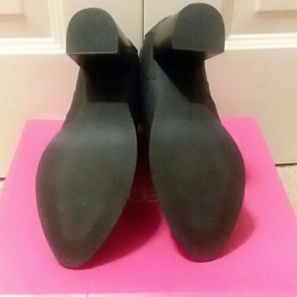 Ankle Boots - Picture 4 of 5